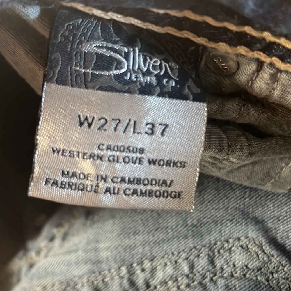 Silver Jeans - Picture 6 of 6